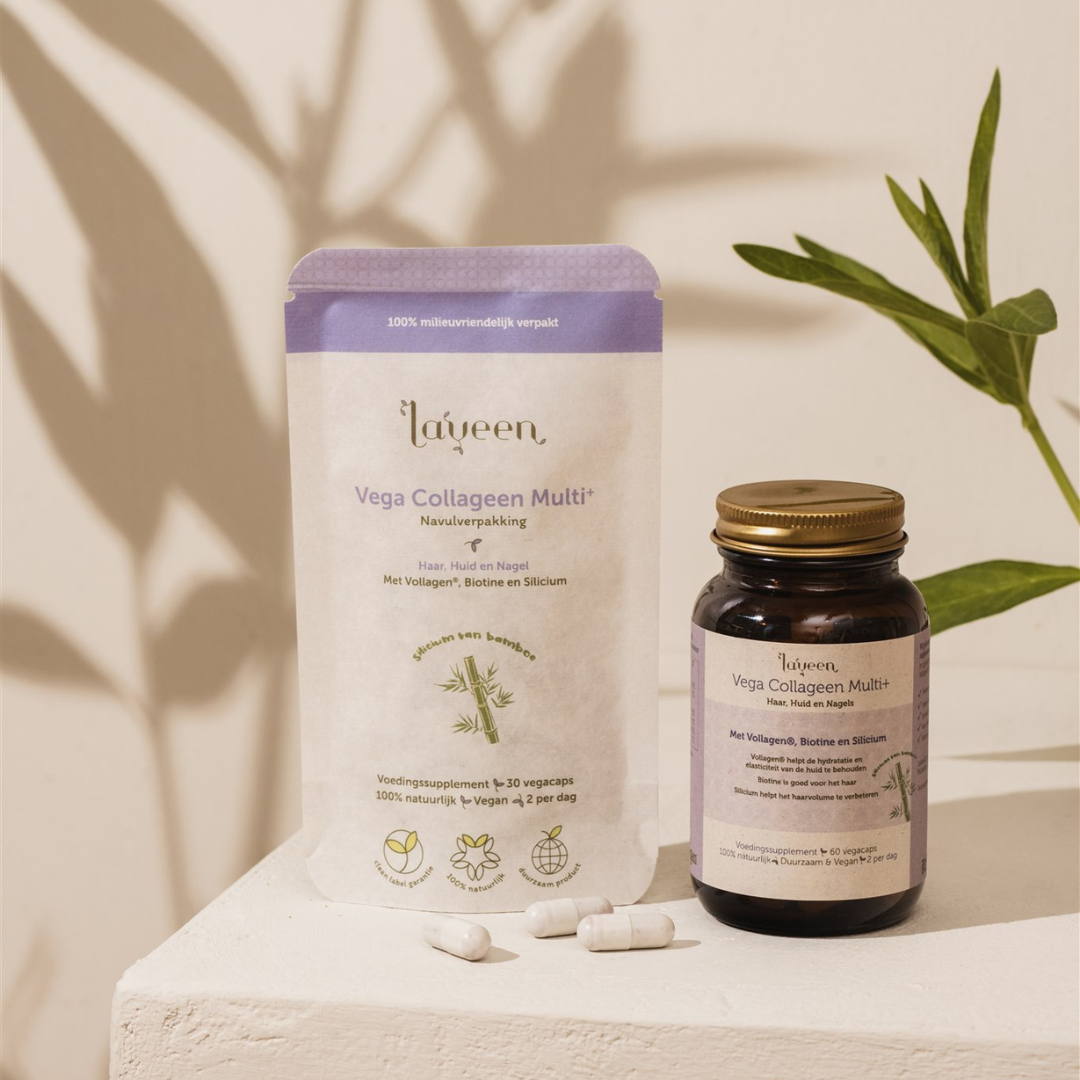 Sfeerfoto van de glazen pot en de navulverpakking die ook verkrijgbaar is.