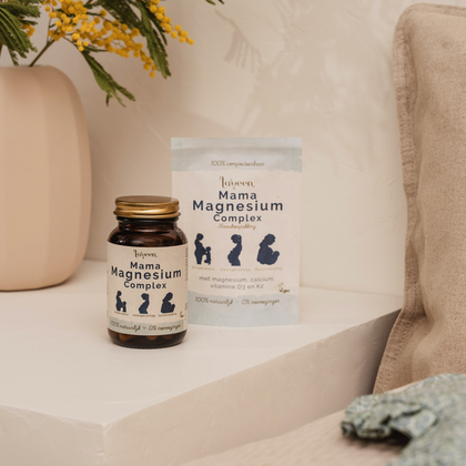 Laveen Mama Magnesium Complex supplement in glazen pot met navulverpakking, met magnesium, calcium, vitamine D3 en K2 voor kinderwens, zwangerschap en borstvoeding.