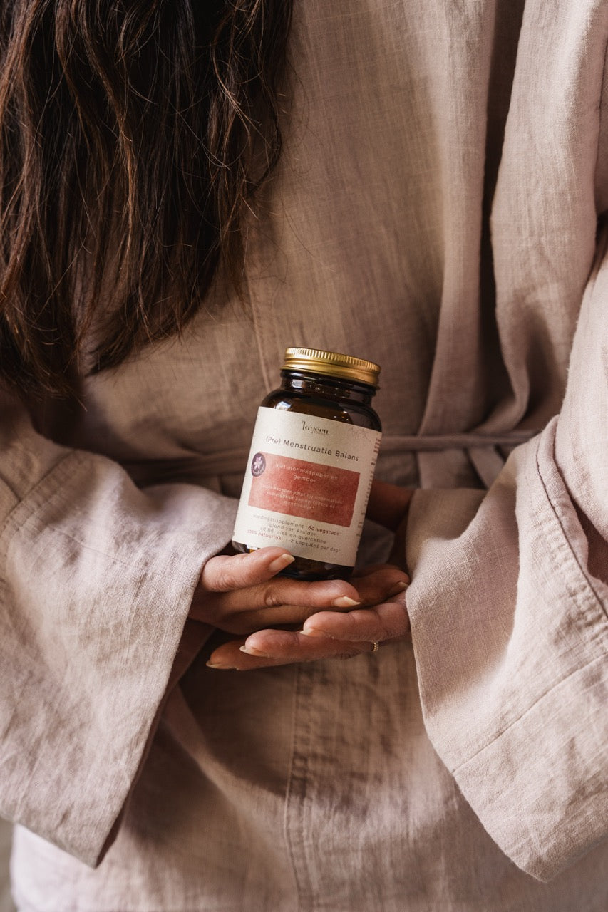 (Pre) menstruatie balans van Laveen helpt bij stemmingswisseling menstruatie.